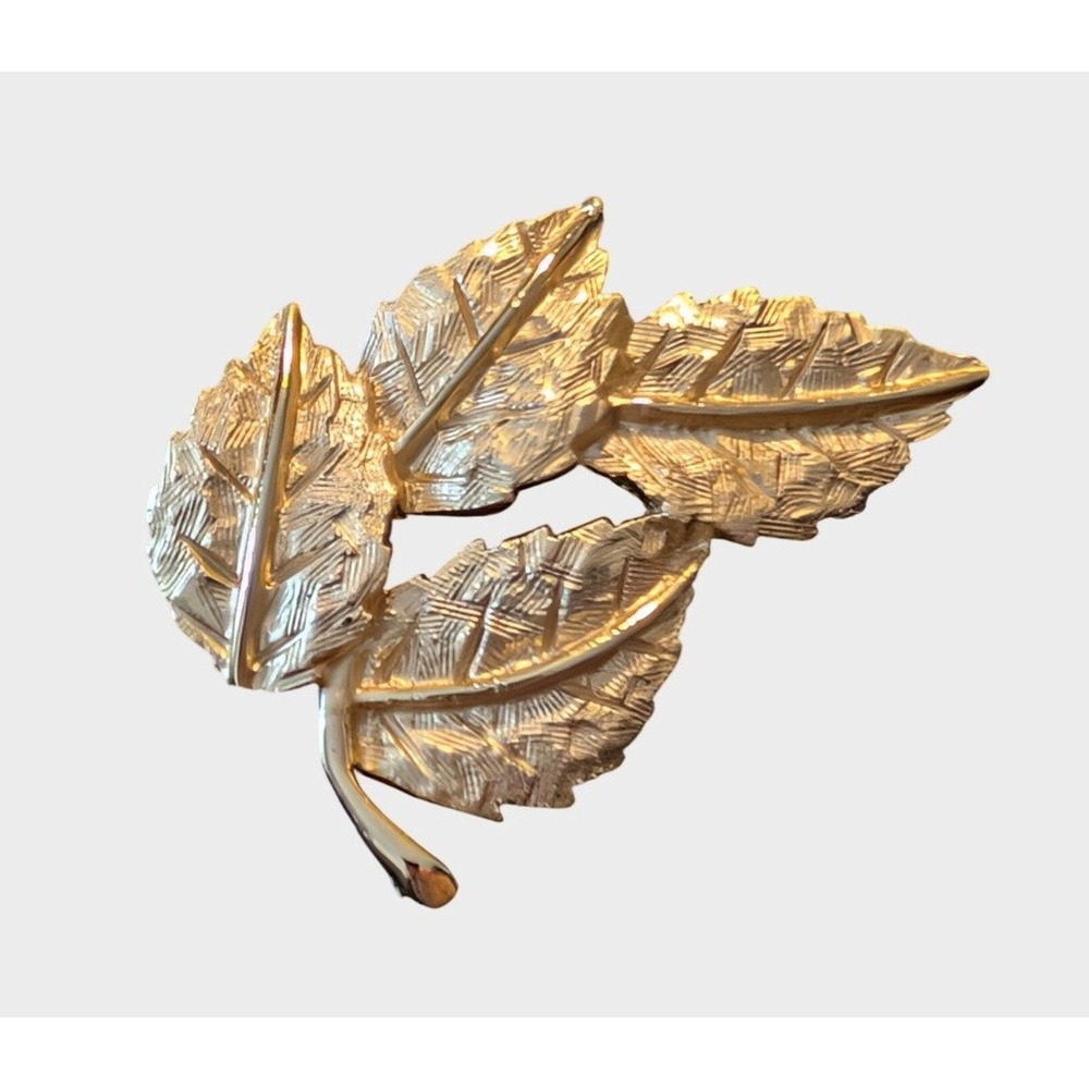 Vintage Gold tone Brooch 4 Leaf Textured Botanical Pin